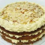 Porción Torta Zanahoria Almendras con Ganache de Queso