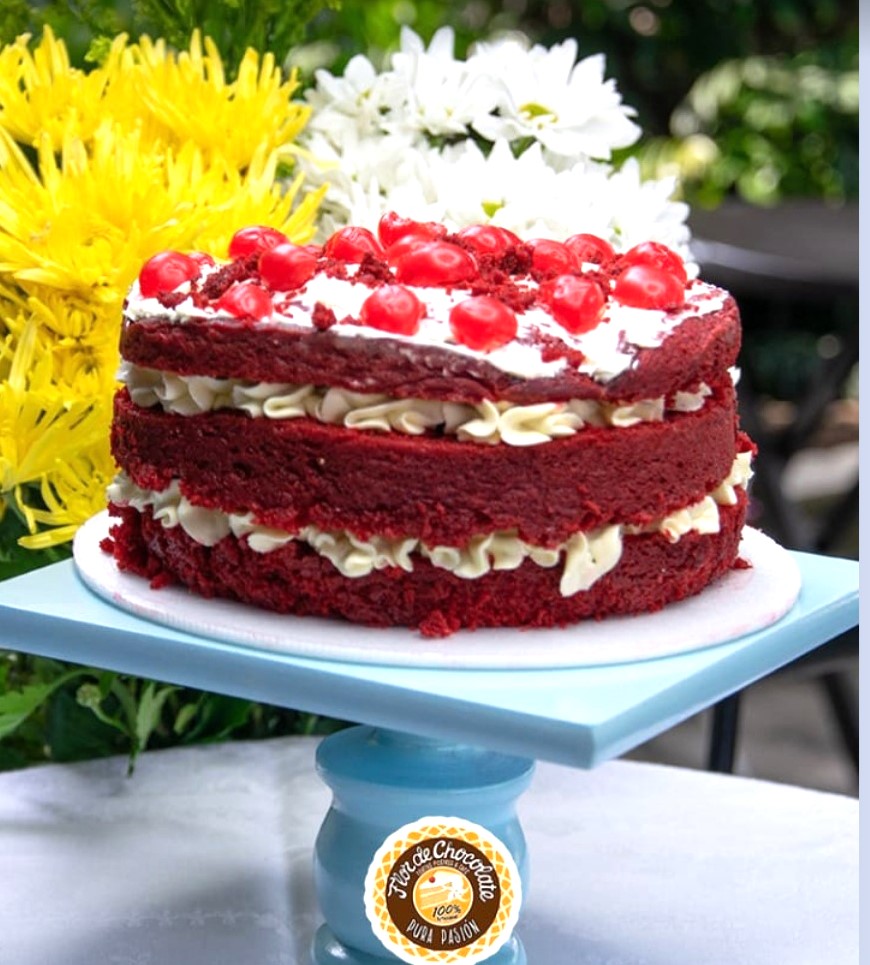 PHOTO-2024-08-08-19-39-01 Porción Red velvet - Imagen 1