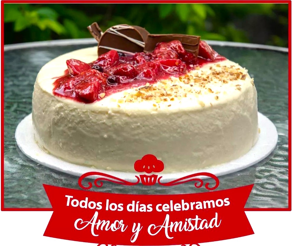 PHOTO-2024-08-08-19-41-04 Porción Postre de guanabana con salsa de frutos rojos TRADICIONAL - Imagen 1