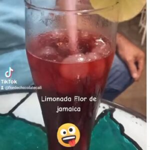 Limonada de flor de jamaica